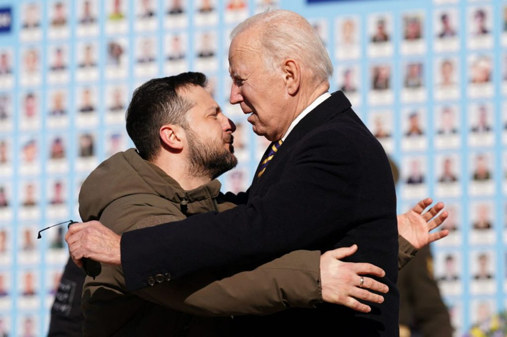 biden zelen hug