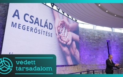 család konferencia